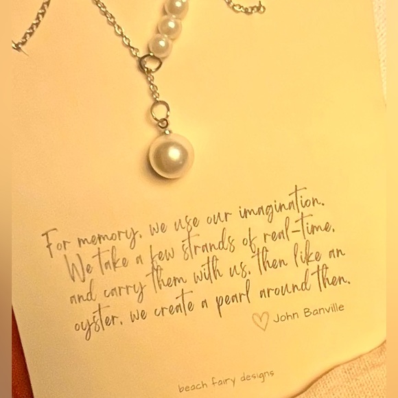 Woman's Pearl Love Friendship Adjustable Clavicle Keepsake Necklace with Card - Picture 2 of 10